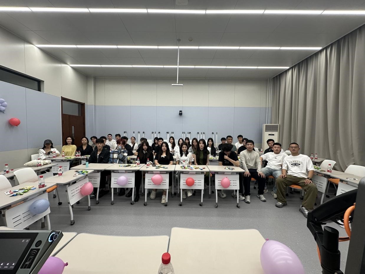 学生会成员合影二.jpg